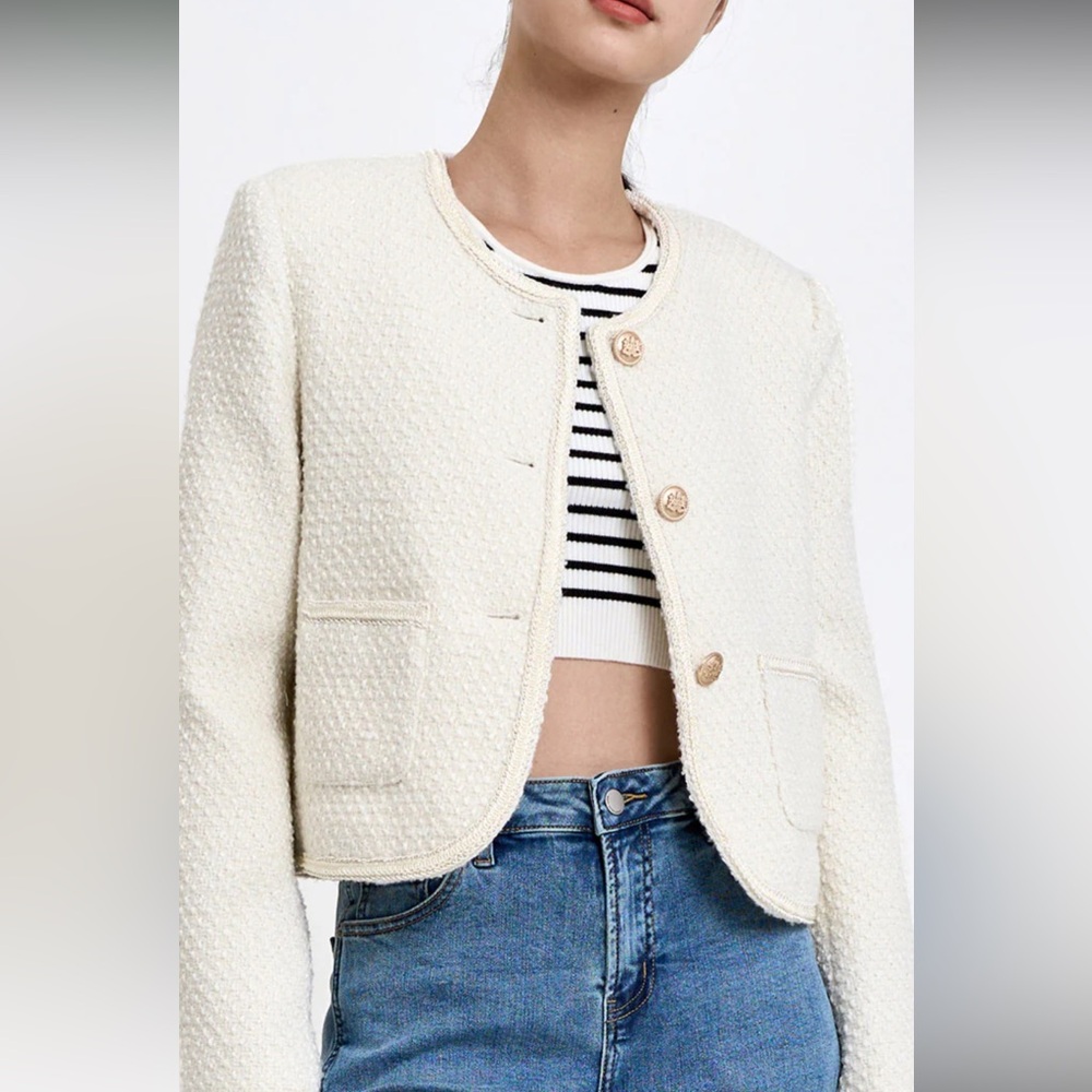 Urban Revivo cropped boucle tweed cream jacket Sz 4 NWOT